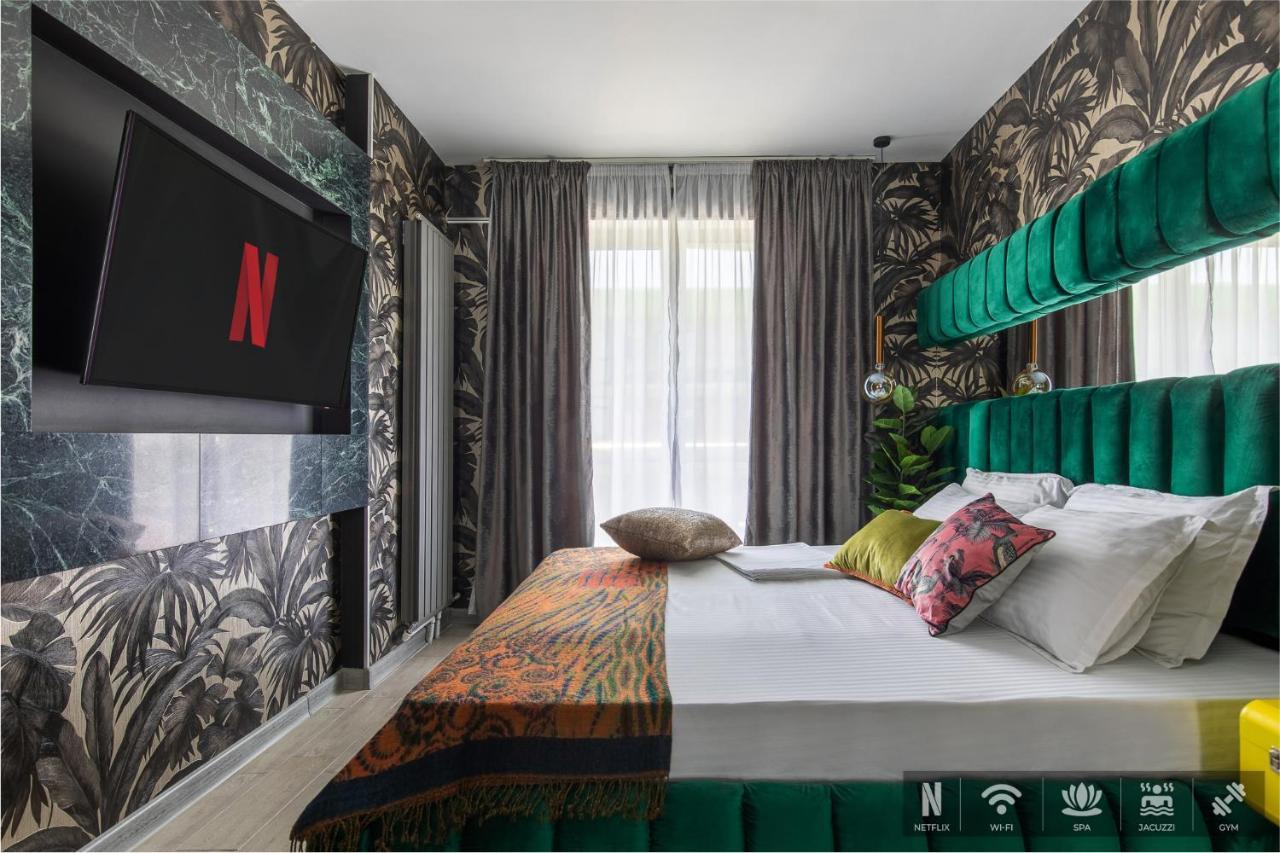 Excentric Apartament & Sea View By Alezzi Navodari Bagian luar foto