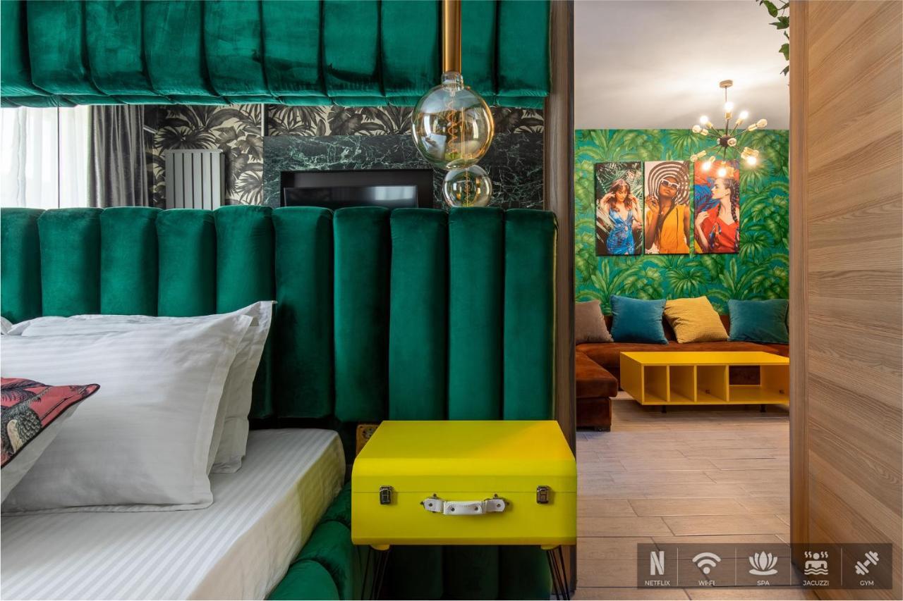 Excentric Apartament & Sea View By Alezzi Navodari Bagian luar foto