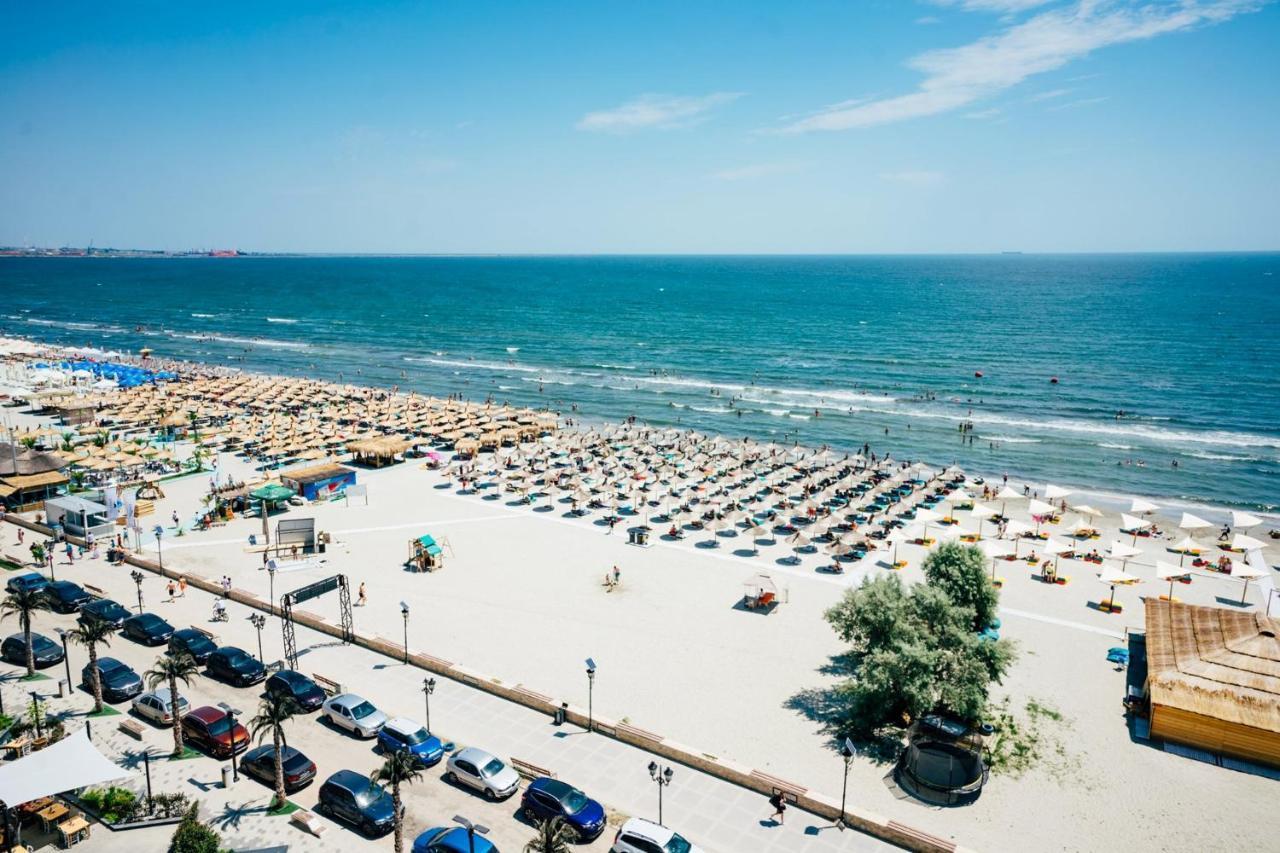 Excentric Apartament & Sea View By Alezzi Navodari Bagian luar foto